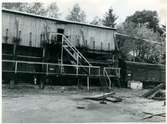 Statens Skogsindustrier, Saxvikens sågverk.
1928-10 ödeläggs av eldsvåda.
Med hjälp av våta presennier kunde man rädda sågens kontorslokal och det intilliggande Zorns gammelgård.