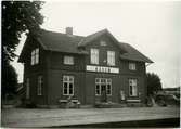 Station öppnad 1901.Tvåvånings stationshus i trä, moderniserat 1945.  Stationen nedlagd 1984. Stationshuset revs 1988.