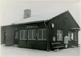 Norra stambanan förbi Odensala öppnades 1866, men då fanns inte någon hållplats där. Odensala hållplats tillkom 18xx. Dubbelspåret var klart 1908. Eldrift infördes 1934. Hållplatsen flyttades senare närmare mejeriet. Nytt hållplatshus 1942. Persontrafiken upphörde 1969.