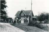 Hållplats anlagd 1874. En och en halv vånings stationshus i trä. Nedlagd 1961.