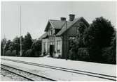 Sollebrunn Station. Västergötland-Göteborgs Järnväg, VGJ.  Var mellan 1900-1970 station på Västgötabanan. Köptes av Statens Järnvägar, SJ 1948. Banan nedlagd 24/8 1970.