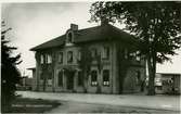 Sommens Station på sträckan mellan Mjölby - Tranås. Statens Järnvägar, SJ. Stationen byggdes under 1870-talet efter Boxholmsmodellen som var ritad av chefsarkitekten Adolf W. Edelsvärd vid Statens Järnvägars arkitektkontor. Stationen revs under 1940-talet. Banan elektrifierades 1939.