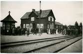 Sorsele station. Statens Järnvägar, SJ. Testtåget anlände till Sorsele station då bandelen Arvidsjaur - Sorsele öppnade för allmän trafik.