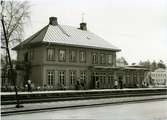 Resenärer på Karlsborgs Järnvägsstation