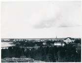 Till vänster i bild syns Luleå Järnvägsstation och till höger, Folkskoleseminariet.