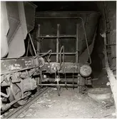 Statens Järnvägar, SJ, Mas malmvagn efter urspårning den 17/4 1956 på sträckan mellan Vassijaure och Hundalen.