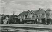 Stationen öppnad  1877 för allmän trafik. 1902  flyttades stationshuset till sin nya plats, en bit närmare staden. Stationshuset ersattes med ett nytt på 1950-talet.  Godstrafiken upphörde 2008.