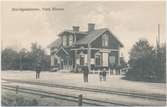 Vretat Kloster station. Mellersta - Östergötlands Järnväg, MÖJ. Banan öppnades 1897, elektrifiering 1915, övergick till Statens Järnvägar, SJ 1950 och banan stängdes 1963.