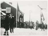 Wännacka station. Statens Järnvägar, SJ. Wännacka visar klart för invigningståget. Stationen byggdes 1926. Banan öppnades 1928 och övergick till Statens Järnvägar, SJ  1948.