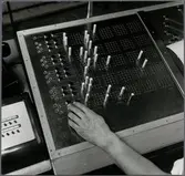 Detalj av uppsättningsbordet för automatisering