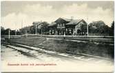 Öxnered station och järnvägshotell. Bergslagernas Järnväg, BJ. Stationen till höger på bilden.