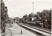 Foto tagit från stationen mot söder, personvagn TGOJ 3 klass. Stationen öppnad 1877 01 01.