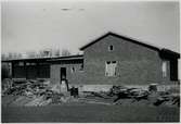 Byggnationen av det nya stationshuset i Anderslöv, maj 1949.