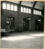 Ankommande resgods och frisör inne på Malmö Centralstation.