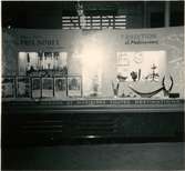Skyltfönster i Paris visande utställning om Nobelpriset i litteratur. 1957 erhöll Albert Camus detta pris.