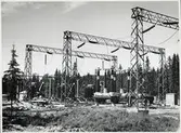 Kraftleverantörens transformatorstation. Ort okänd.