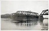 Svängbron över Torne älv under uppbyggnad. På linjen mellan Haparanda - Torneå.