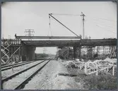 Byggnation av Sjölundaviadukten, uppläggning av balk i spann 1.