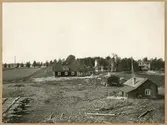 Statens Järnvägars slipersfabrik i Piteå.
Husen är från vänster: arbetarbarack, förvaltar- och kamrersbostad samt förmansbostad.