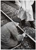 Rälsbefästningsarbete.
Bilder tagna under Kungliga Järnvägsstyrelsens byrådirektör Thorsten Prambergs studieresa i Tyskland 1939.