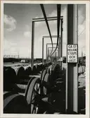 Vagnshjul och skenor till travers, vid Malmö vagnverkstad.