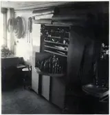 Verktygsförråd i driftverkstad.