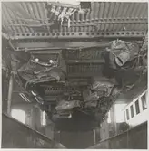 Skador i underredet på A-vagnen efter olycka vid hållplatsen Arket 1951.