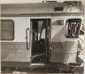 Statens Järnvägar, SJ YCo6 834 skador efter kollision med Nordpilen 1955.