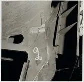 Detaljbild på sprickor i fästen på drivmotorerna Statens Järnvägar, SJ Ra 847.