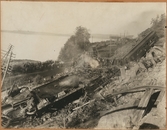 Tågolyckan vid Getå, 1 okotber 1918, där bland annat Statens Järnvägar, SJ F 1200 och ABo3 2466 har rasat nedför slänten.