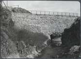 Album med fotografier från Bohusbanan.
Kulvert vid Skårby från väster.