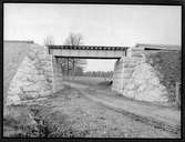 Vägport vid Västerljung vid 23,263 kilometer. Statsbanan Järna - Norrköping.