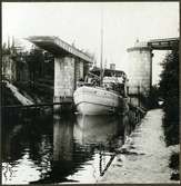 Ångbåt B. v. Platen var ett kombinerat passagerar- och lastfartyg. Byggd  1871 och fick namnet efter Göta kanals skapare Baltzar von Platen.