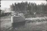 Bro över Vindelälven. Pelaren färdig juni  1921.