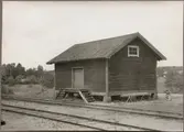 Godsmagasin vid Hårsbäck station.
