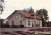 Vy över Hovslätt Station. Byggn-år 1894, Sj tog över 1945.