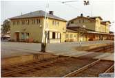 Huset byggdes till då banan Skövde - Karlsborg anlades .Stationen omb. 1927   139,2 m ö h. Stationen heter från 27.5.1990 SKÖVDE CENTRAL