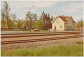 Trafikplats anlagd 1910. En och en halv vånings putsat stationshus. 
VGJ , Västergötland - Göteborgs Järnväg
