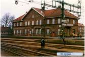 Station anlagd 1875 Tvåvånings stationshus i tegel. Till SJ 1940. Elektriferingen kom 1943. Godstafik upphörde 1990-01-08.