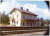 Tvåvånings stationshus i trä, byggår 1890