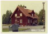 Stationen öppnad 1913-12-01.
S&NJ, Sverige & Norge Järnväg