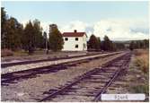 Nytt stationshus, tvåvånings i trä, sammanbyggt med godsmagasinet, byggt 1945.