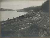 Dubbelspårsbanbyggnad Göteborg - Alingsås. Efter sprängningen vid sjön Stora Sävelången, väster om Norsesund, den 29:e mars 1916.