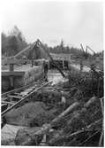 Trumma över Pinebobäcken 3x1,5 murverk. Decauvillespår, de färdiga rälslängder användes som provisoriska banor för banarbetsfordon.