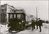 Elförsöks Motorvagn på Stockholm Central 1907.
Motorvagnen är en av motorvagnarna 1391 (Statens Järnvägar SJ Co5 1391) eller 1395 (Statens Järnvägar SJ Co5 1395) med Oerlikon strömavtagare uppe. I detta fall strömavtagning med underkontakt.