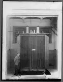 Transformator i transformatorstation någonstans på malmbanan.