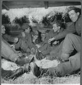 Militärtransport på linjen mellan Nässjö - Falköping. Ombyggd godsvagn för husering av soldater.