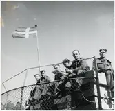 Engelska krigsfångar ombord på Drottning Victoria.
Skada: Missfärgning, Vikning.