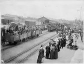 Gotlands Järnväg, GJ I 126 lådvagn. Trupptransport från Visby.