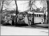 Trafikaktiebolaget Grängesberg - Oxelösunds Järnväg, TGOJ. Två Scania-Vabis bussar.